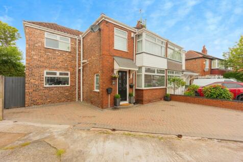 4 bedroom semi-detached house for sale