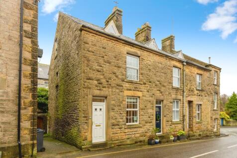 4 bedroom end of terrace house for sale