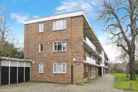 3 bedroom flat for sale