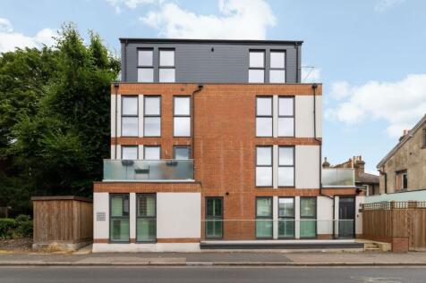 2 bedroom ground floor flat for sale