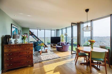 2 bedroom flat for sale