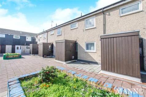 3 bedroom maisonette for sale