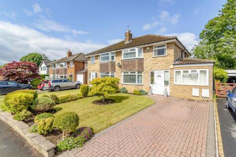 4 bedroom semi-detached house for sale