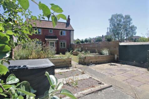 2 bedroom semi-detached house for sale