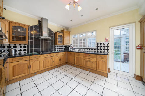 Moxon Street, Barnet, Hertfordshire, EN5 5 bed semi
