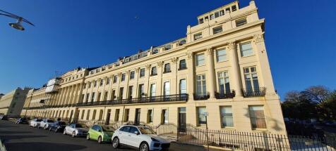 Brunswick Terrace, Hove 2 bed flat for sale