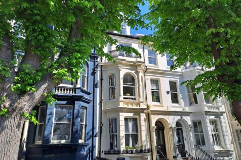 Upper Rock Gardens, Brighton 2 bed flat for sale