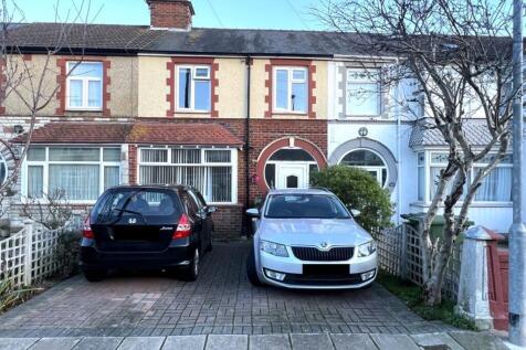 Chatsworth Avenue, Portsmouth PO6 3 bed terraced house for sale