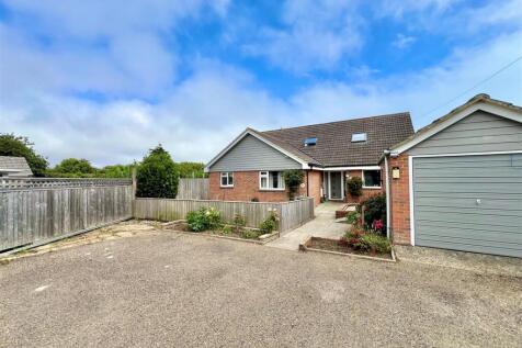 Freshwater Bay 4 bed detached bungalow for sale