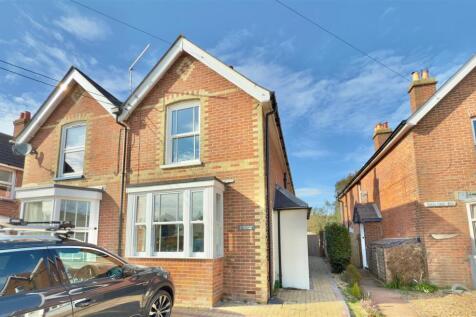 2 bedroom semi-detached house for sale