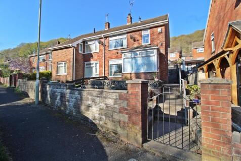 2 bedroom semi-detached house for sale