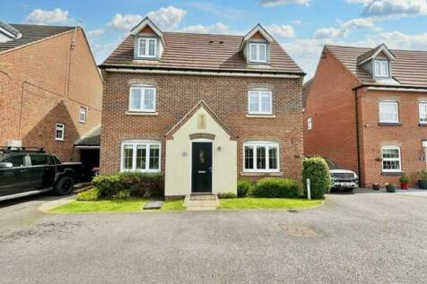 5 bedroom detached house for sale