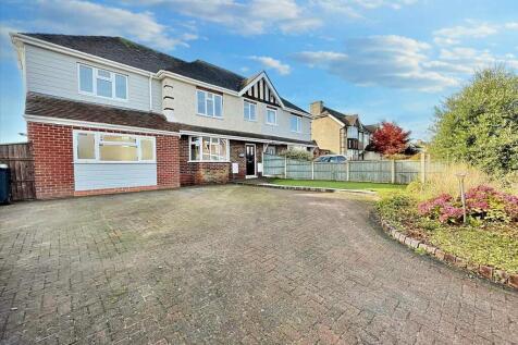 5 bedroom semi-detached house for sale