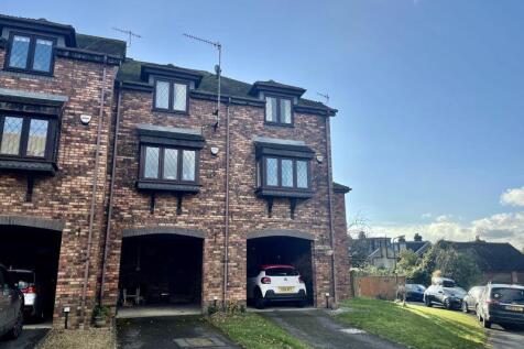 Groves Close, Bourne End SL8 3 bed townhouse for sale