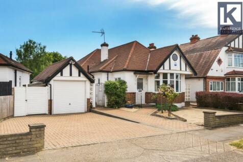 3 bedroom detached bungalow for sale