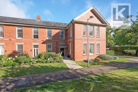 Noble Park, Epsom 2 bed flat for sale