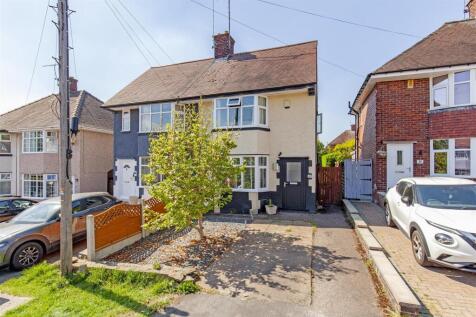 2 bedroom semi-detached house for sale