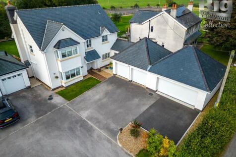 5 bedroom detached house for sale