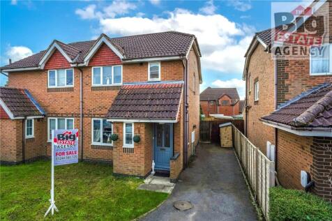 3 bedroom semi-detached house for sale