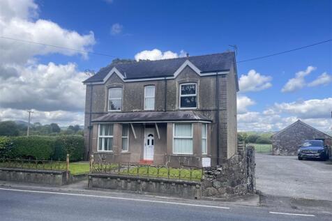 Llangadog, Towy Valley 4 bed property with land for sale