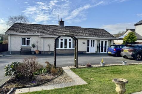 Ffarmers, Llanwrda 3 bed detached bungalow for sale