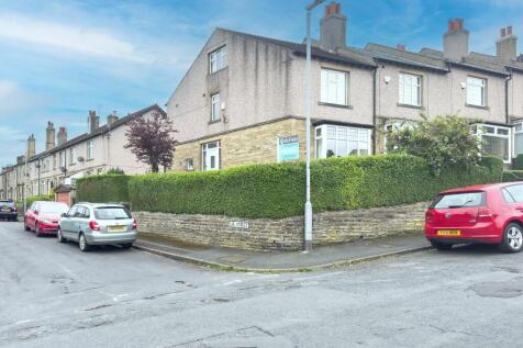 Rayner Road, Brighouse, HD6 2BH 3 bed end of terrace house for sale