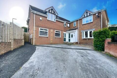 Peacock Close, Killamarsh, Sheffield... 6 bed detached house for sale