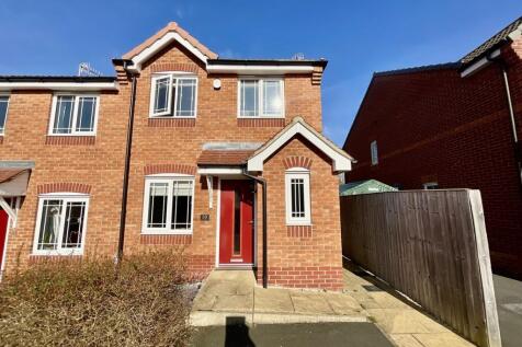 3 bedroom semi-detached house for sale