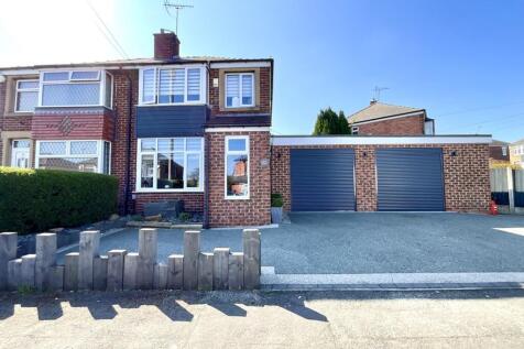 3 bedroom semi-detached house for sale