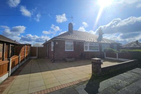 2 bedroom semi-detached bungalow for sale