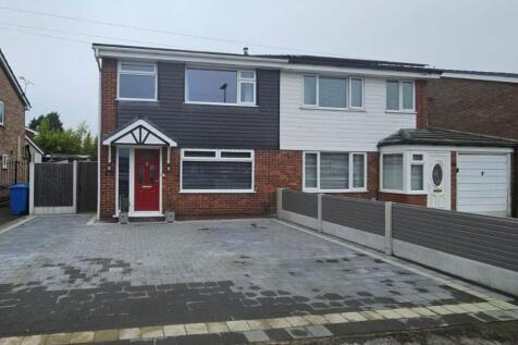 3 bedroom semi-detached house for sale