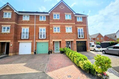 4 bedroom town house for sale
