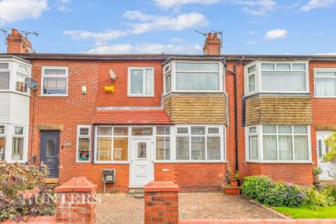 Werneth Crescent, Oldham 3 bed terraced house for sale