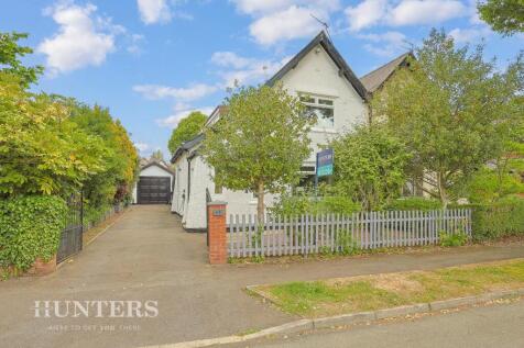 Green Lane, Garden Suburbs, Oldham 2 bed semi