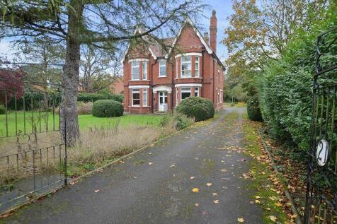21 High Street, Walcott 4 bed detached house for sale