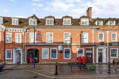 High Street, Alton, Hampshire 2 bed flat for sale