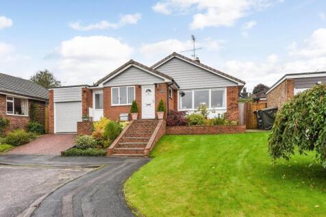 Will Hall Close, Alton, Hampshire 3 bed bungalow for sale