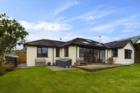 4 bedroom detached bungalow for sale