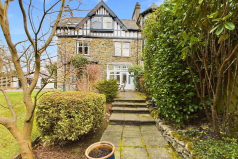 5 bedroom terraced house for sale