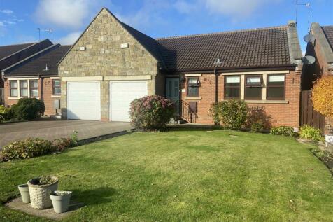 2 bedroom semi-detached bungalow for sale