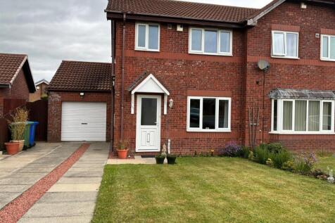 3 bedroom semi-detached house for sale
