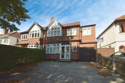 4 bedroom semi-detached house for sale