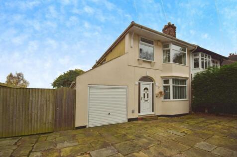 3 bedroom semi-detached house for sale