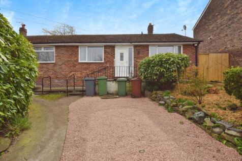 2 bedroom semi-detached bungalow for sale