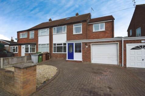 3 bedroom semi-detached house for sale