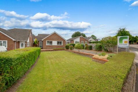 2 bedroom detached bungalow for sale