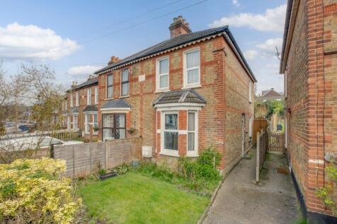 Hughenden Road, High Wycombe, HP13 3 bed semi