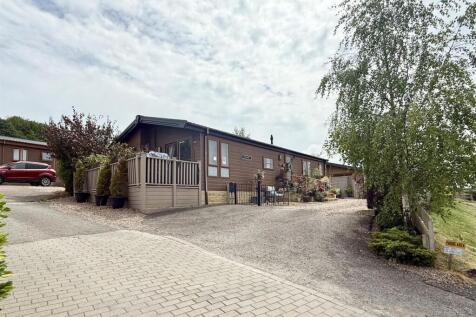 Swallow Lakes, Longhope GL17 2 bed bungalow for sale