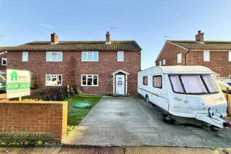 Ann Wicks Road, Frampton On Severn GL2 3 bed semi