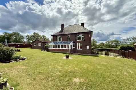 Gloucester Road, Corse GL19 4 bed detached house for sale
